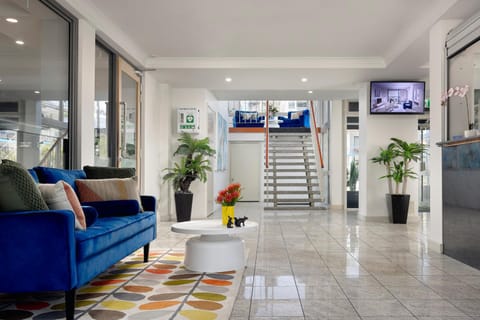 Day, Lounge or bar, Seating area