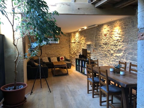 Living room, Seating area, Dining area