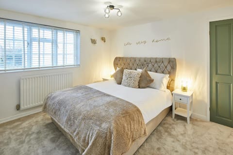 Bed, Bedroom, internet