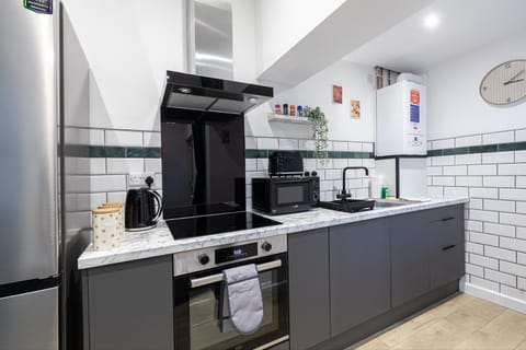 Kitchen or kitchenette, minibar, pet friendly, stove, toaster