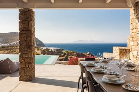 Patio, View (from property/room), Balcony/Terrace, Living room, Dining area, Sea view
