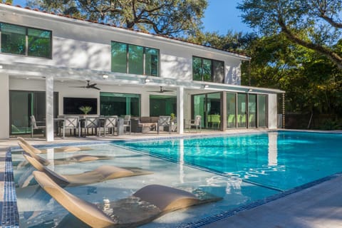 Property building, Pool view, Swimming pool