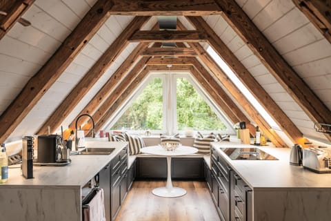 Dining area, Food