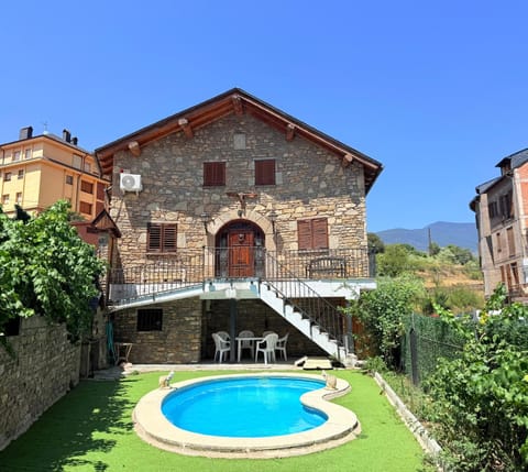 Property building, Natural landscape, Pool view, Swimming pool