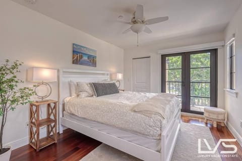 LVS Villa Alba- Walk2LasOlas, HeatedPool, RoofTopTerrace House in Fort Lauderdale