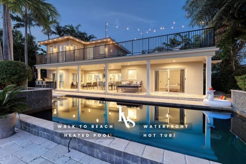 New Royal 80ft Waterfront Wlk2Beach HotPool Spa KitchenBBQ House in Lauderdale-by-the-Sea