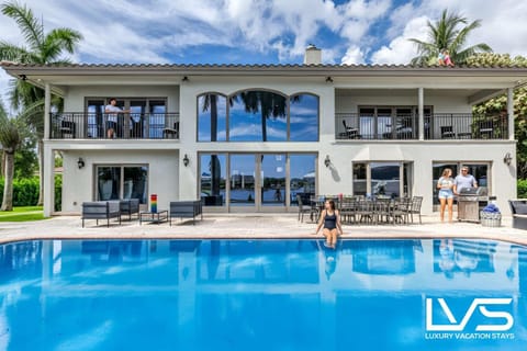 VillaKey- LUXE Waterfront Villa 5Min to Beach House in Fort Lauderdale