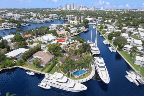 VillaKey- LUXE Waterfront Villa 5Min to Beach House in Fort Lauderdale