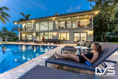 VillaKey- LUXE Waterfront Villa 5Min to Beach House in Fort Lauderdale