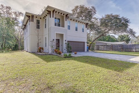 3 Mi to USF Dog-Friendly Home with Large Yard House in Lutz