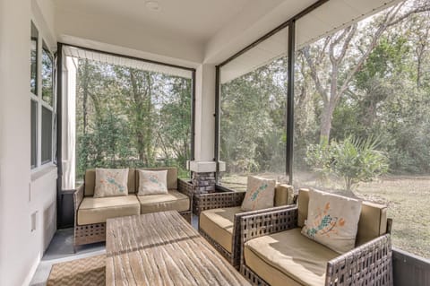 3 Mi to USF Dog-Friendly Home with Large Yard House in Lutz