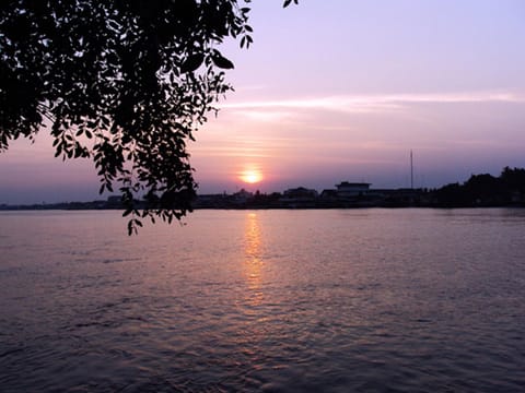 Spring, Winter, Summer, On site, River view, Sunset