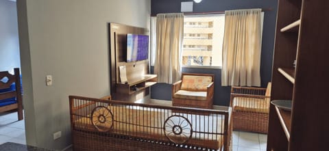 Communal lounge/ TV room, TV and multimedia, Living room, Meals