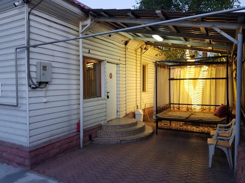 Property building, Facade/entrance, Balcony/Terrace