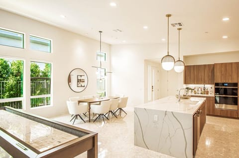 Indian Wells Luxury w Private Pool & Shuffleboard House in Indian Wells