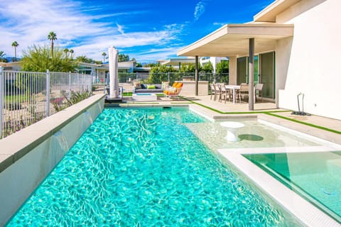 Indian Wells Luxury w Private Pool & Shuffleboard House in Indian Wells