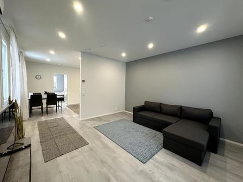 Kotimaailma Apartments #3 - viihtyisä kaksio keskustassa Apartment in Finland