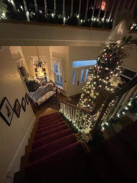 Exquisite Victorian Vacation rental in Lake Springfield