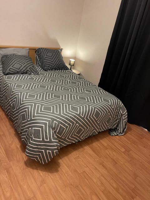 Maison meublée avec parking Apartment in Moulins