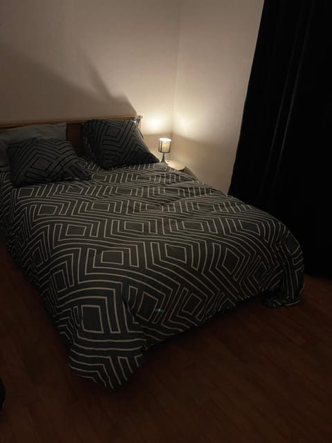 Maison meublée avec parking Apartment in Moulins