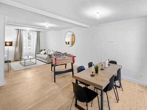 Living room, Dining area