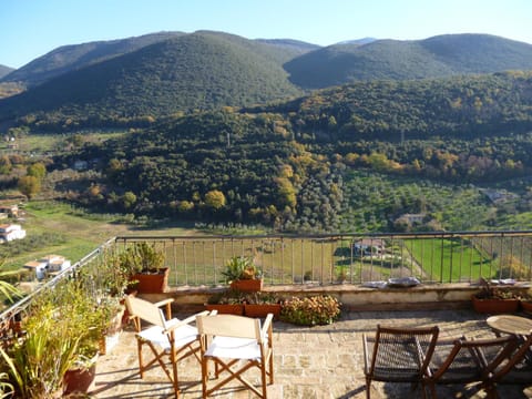 Natural landscape, Activities, Horse-riding, Balcony/Terrace, Tennis court, Hiking, Cycling, Mountain view, Sports