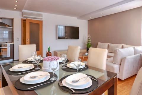 Living room, Dining area