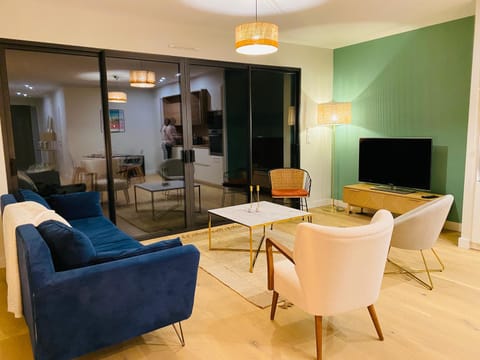 Maison neuve 3 chambres Nantes - confort pour famille & amis, wifi, parking House in Saint-Herblain