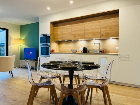 Maison neuve 3 chambres Nantes - confort pour famille & amis, wifi, parking House in Saint-Herblain