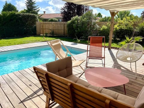 Patio, Natural landscape, Garden, Dining area, Garden view, Pool view, Swimming pool, sunbed