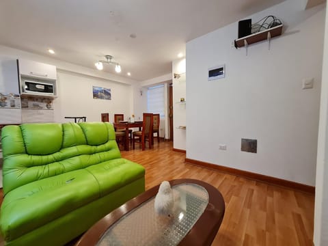 Communal lounge/ TV room, TV and multimedia, Living room, Evening entertainment