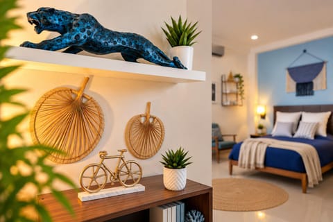 Bed, Photo of the whole room, Decorative detail, Bedroom