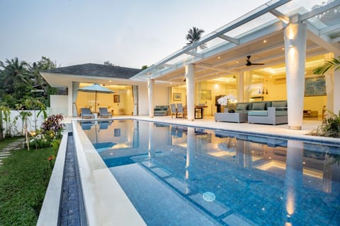 Property building, Swimming pool