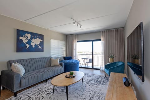 TV and multimedia, Living room, Seating area, Evening entertainment