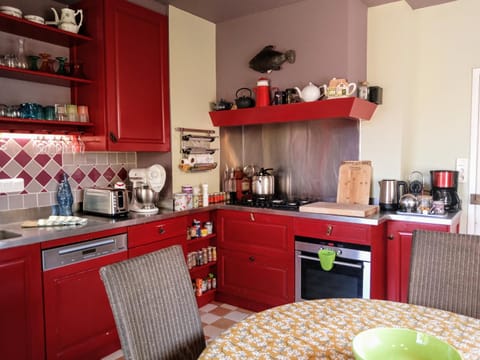 Maison de charme classée 4 étoiles centre ville vannes Garage WIFI Villa in Séné