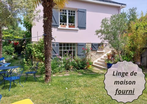 Maison de charme classée 4 étoiles centre ville vannes Garage WIFI Villa in Séné