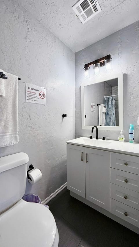 1BR Apt 7 mins Integris Monthly 20 Off #20A House in Oklahoma City