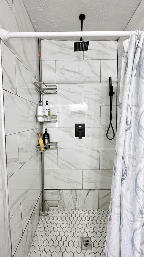 1BR Apt 7 mins Integris Monthly 20 Off #20A House in Oklahoma City