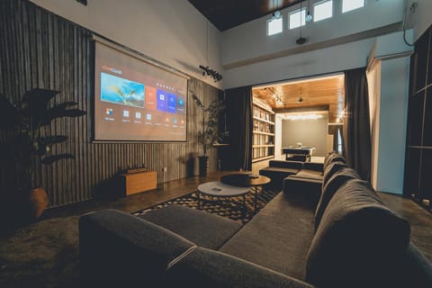 TV and multimedia, Living room, Seating area