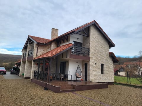 Property building, Natural landscape, Parking