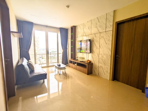Property building, TV and multimedia, Living room, Seating area