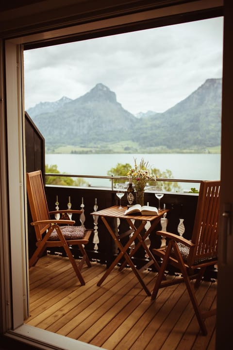 Natural landscape, View (from property/room), Balcony/Terrace, Lake view, Mountain view