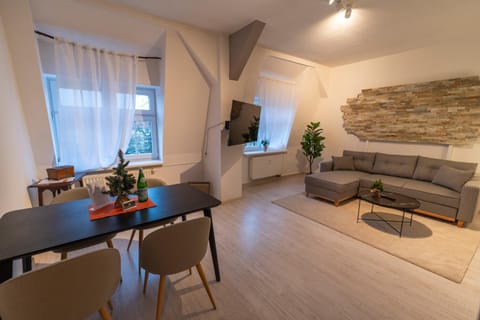 TV and multimedia, Living room, Dining area
