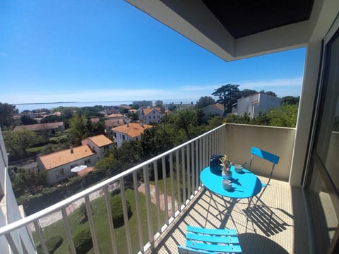 Property building, Day, Natural landscape, View (from property/room), Balcony/Terrace, Sea view