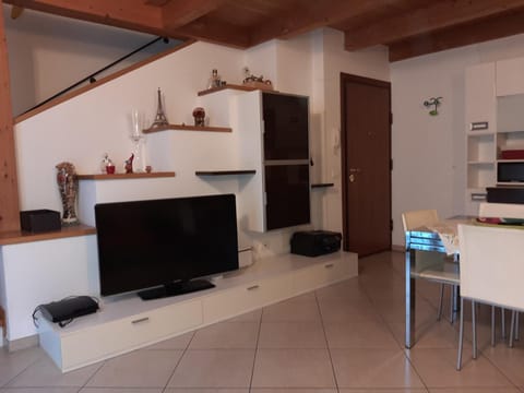 TV and multimedia, Living room, Dining area