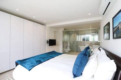 Modern & Luxurious Seaside Apartment Apartment in Cape Town