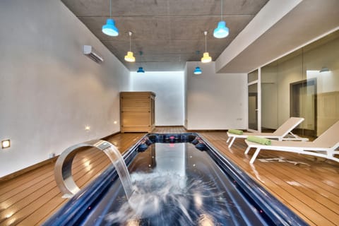 Hot Tub, Hot Tub, Sauna, Swimming pool