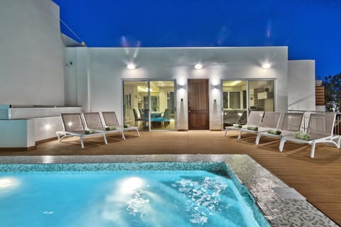 Property building, Pool view, Swimming pool, Swimming pool