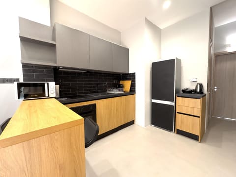 Nefertiti's Urban Luxury Kerameikos Athens 2br Industrial apt Balconies Netflix Apartment in Athens