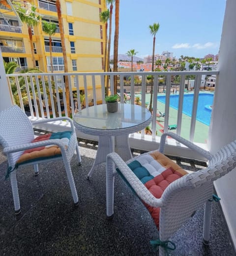 Balcony/Terrace, Dining area, Swimming pool